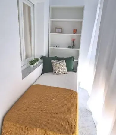 Del Apartment *